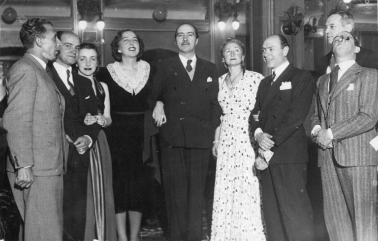 Arranz, Xul Solar, Pepe y Ludmila Fioravanti, Deodoro Roca, Margot, Jaime Roca y su mujer Chiquita Ferreira.